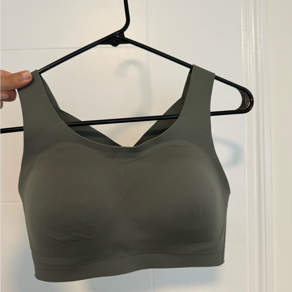 Lululemon sports bra - Picture 1 of 4
